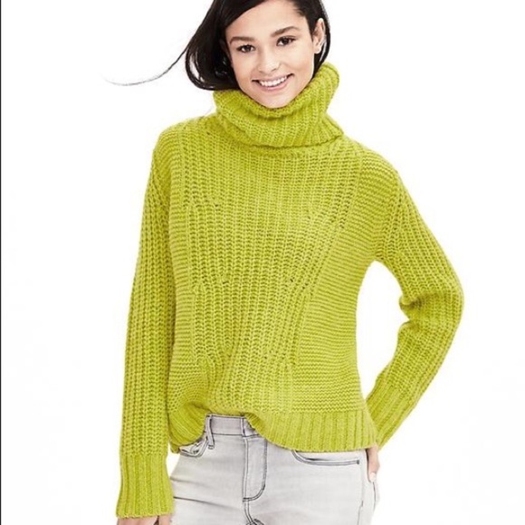Banana Republic Sweaters - Banana Republic Chunky Italian Wool Blend Sweater
